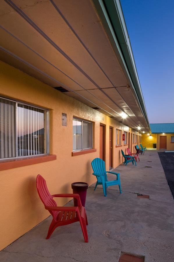 Sunset Motel Moriarty Екстериор снимка