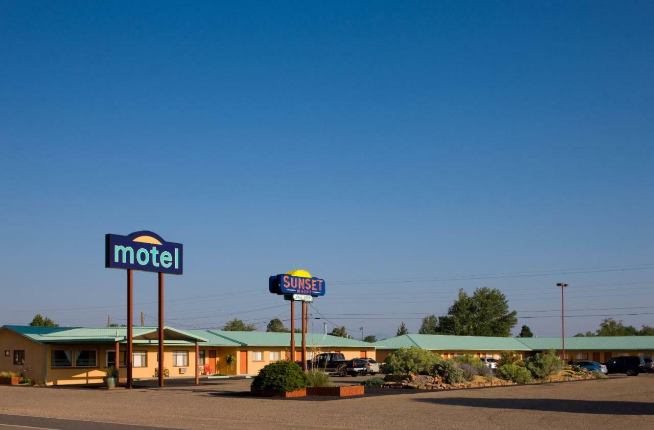 Sunset Motel Moriarty Екстериор снимка